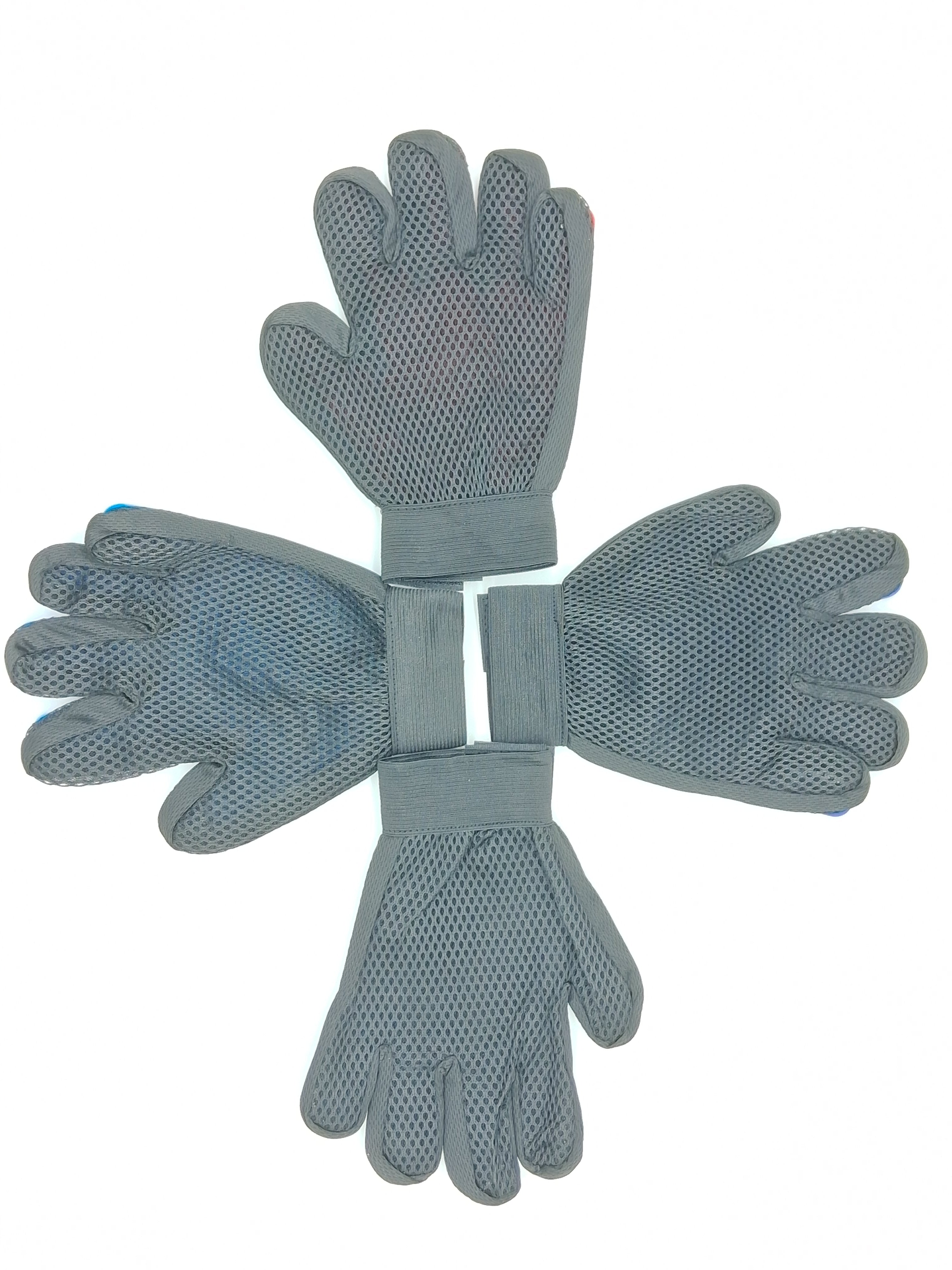 🧤 PugGroom™ Deshedding Gloves – The Easy Way to Keep Your Pug Clean & Shed-Free