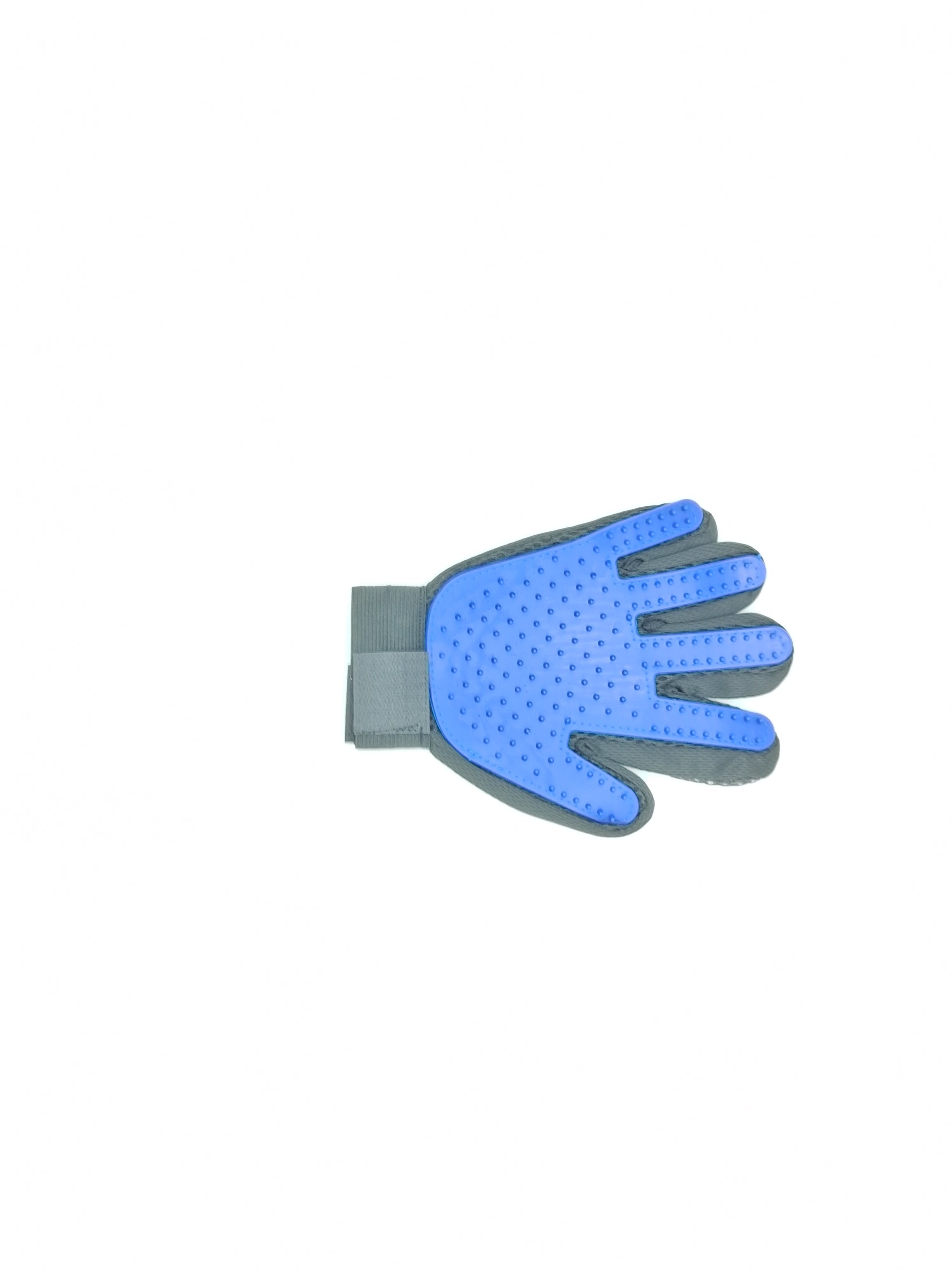 🧤 PugGroom™ Deshedding Gloves – The Easy Way to Keep Your Pug Clean & Shed-Free