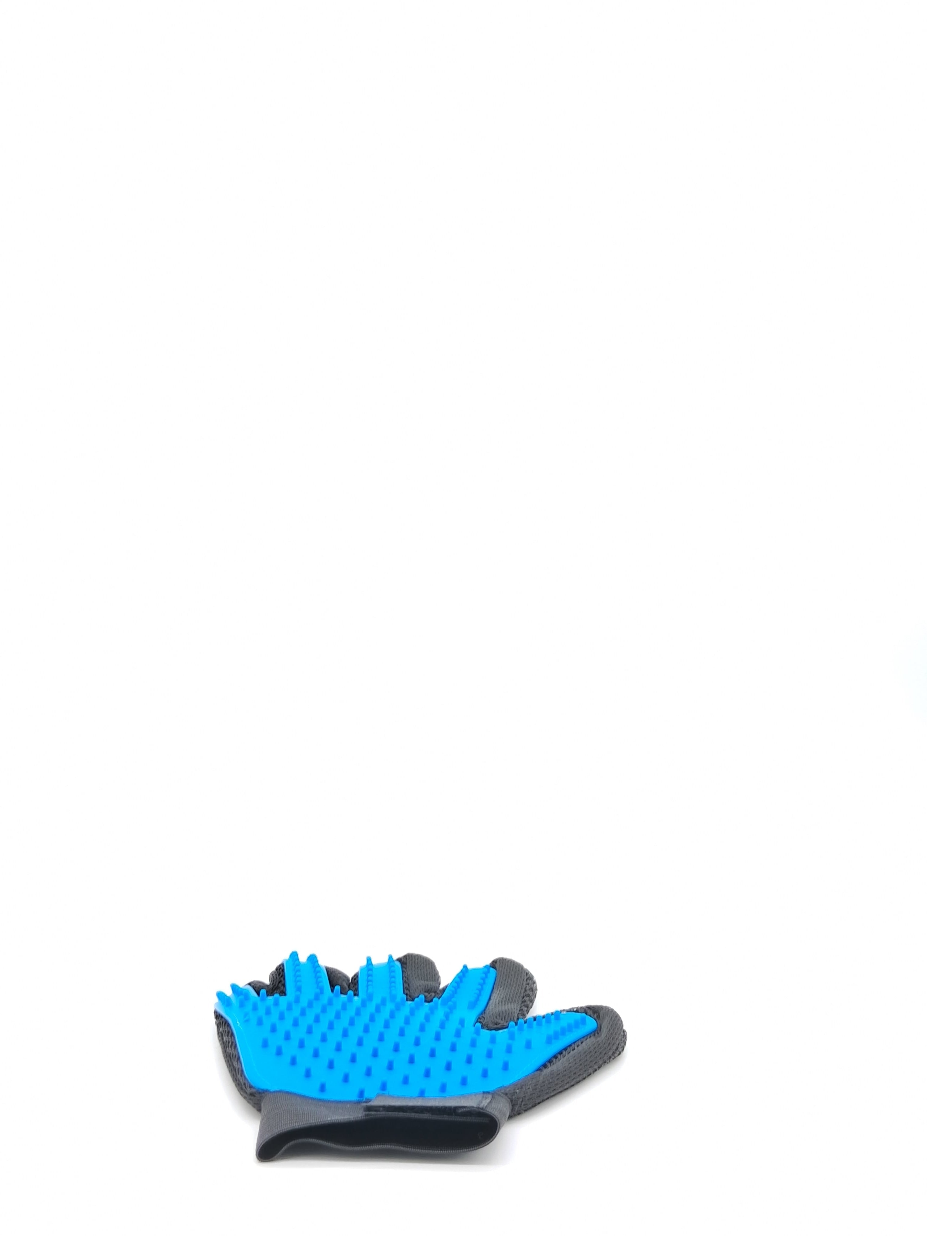 🧤 PugGroom™ Deshedding Gloves – The Easy Way to Keep Your Pug Clean & Shed-Free