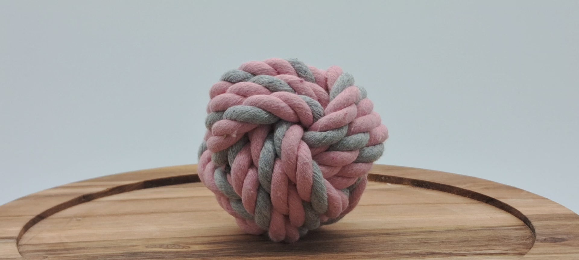🎾 PugFetch™ Rope Ball – The Natural Toy for Endless Pug Playtime